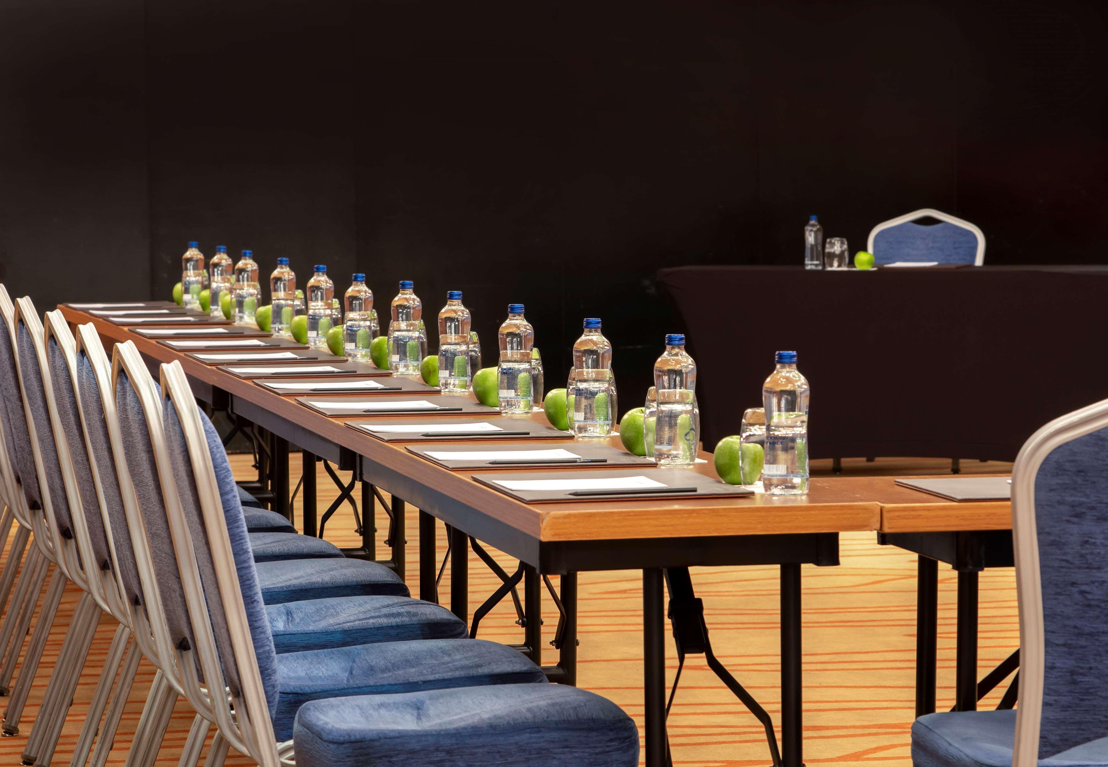 Radisson Blu Hotel Istanbul Asia Exterior foto Meeting room