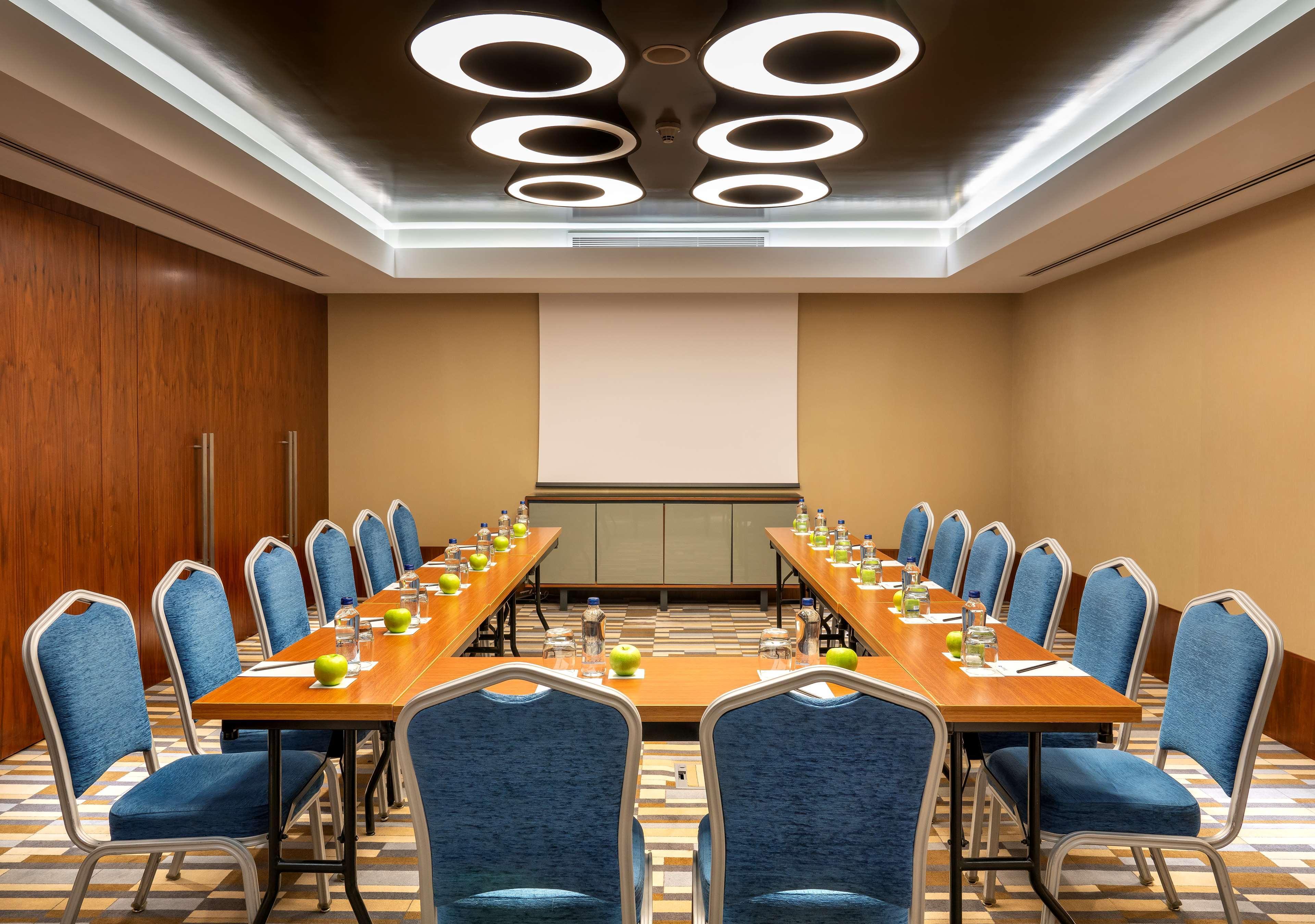 Radisson Blu Hotel Istanbul Asia Exterior foto Meeting room