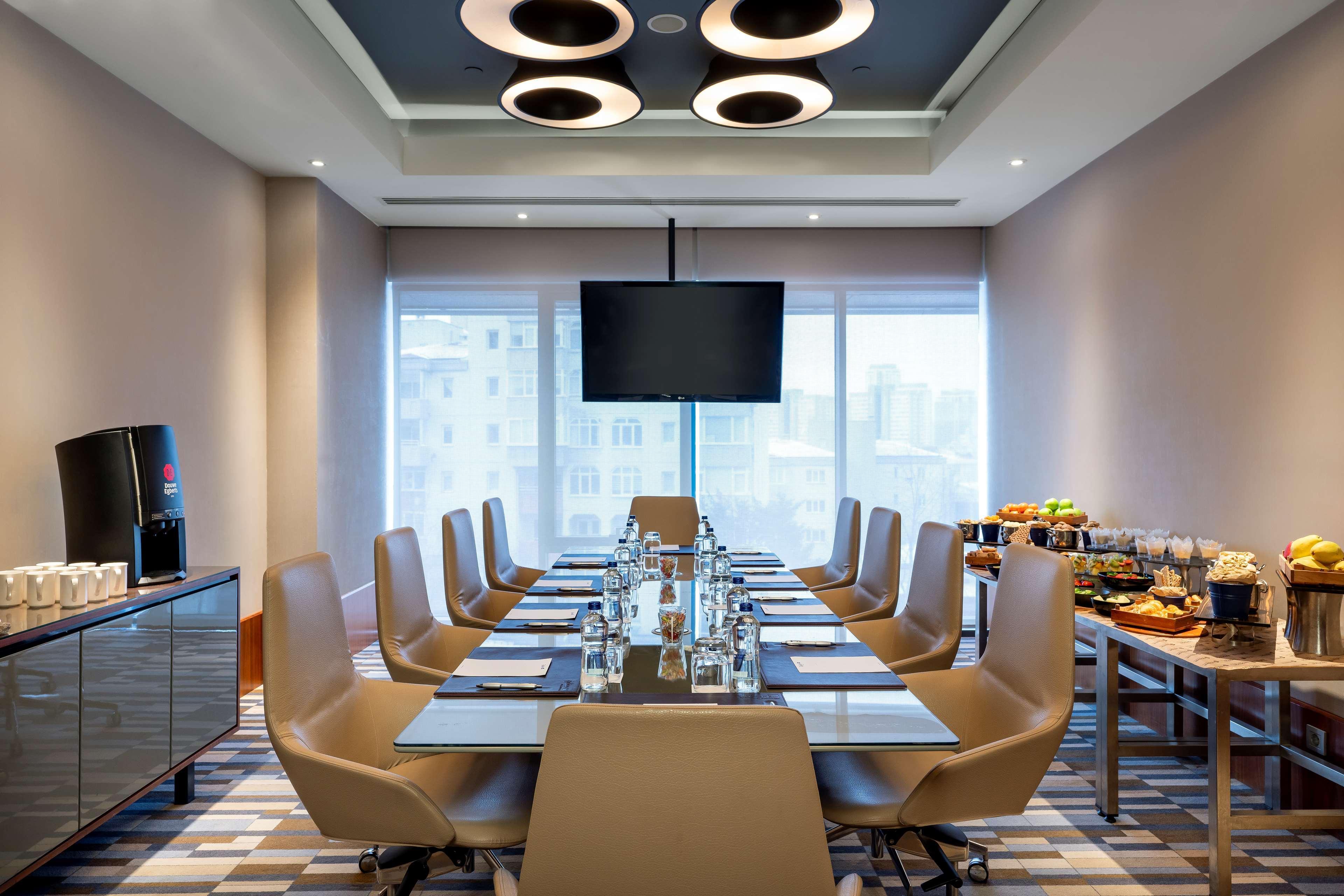 Radisson Blu Hotel Istanbul Asia Exterior foto Meeting room