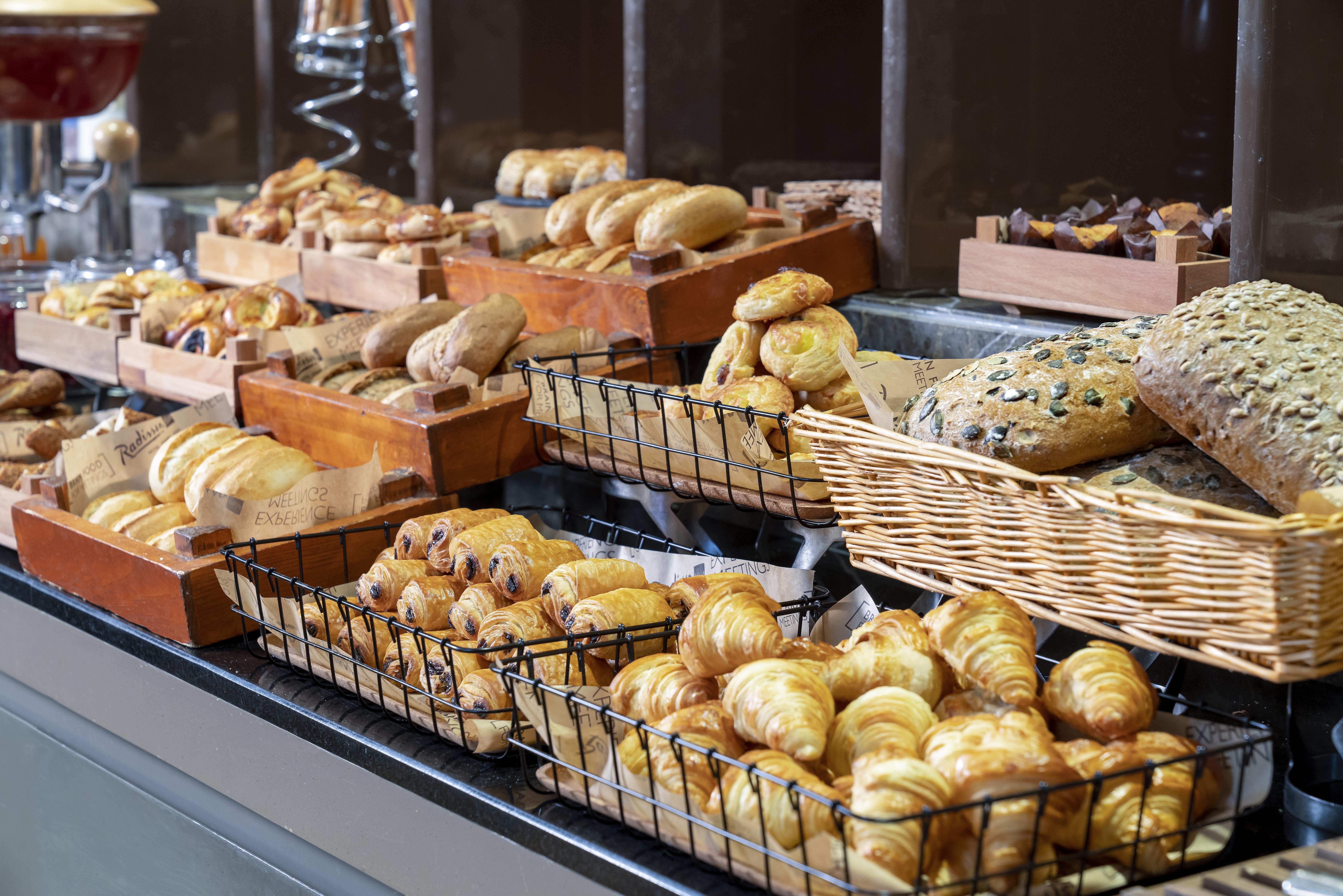 Radisson Blu Hotel Istanbul Asia Exterior foto Buns and pastries